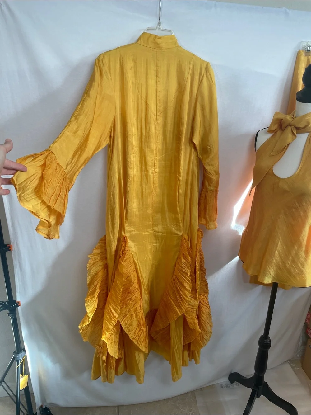 100 % silk 3 pc ruffle Sabina Bach Palm Desert CA dress bell sleeve tank pants